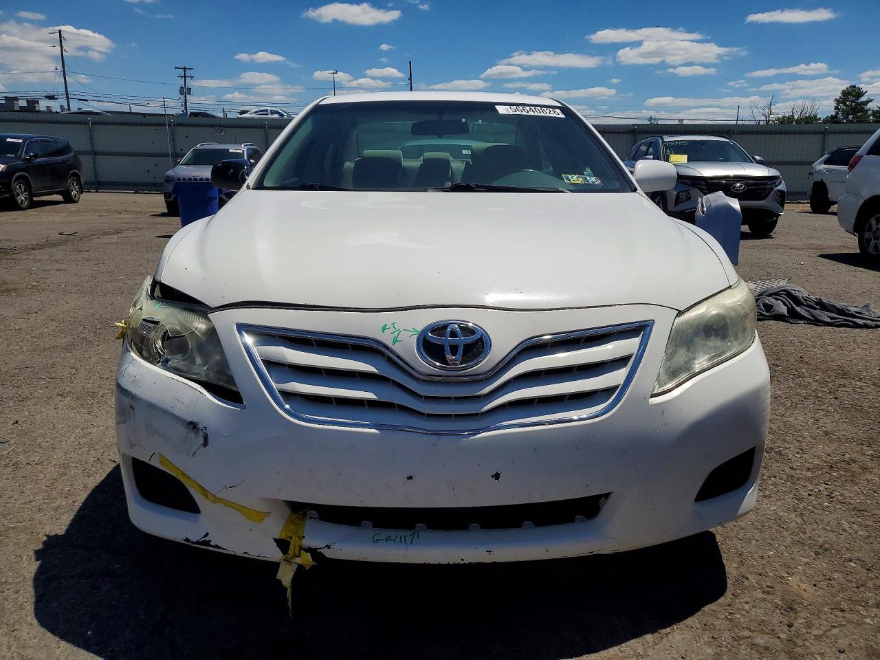 2011 Toyota Camry Le White vin: 4T1BF3EK1BU623461