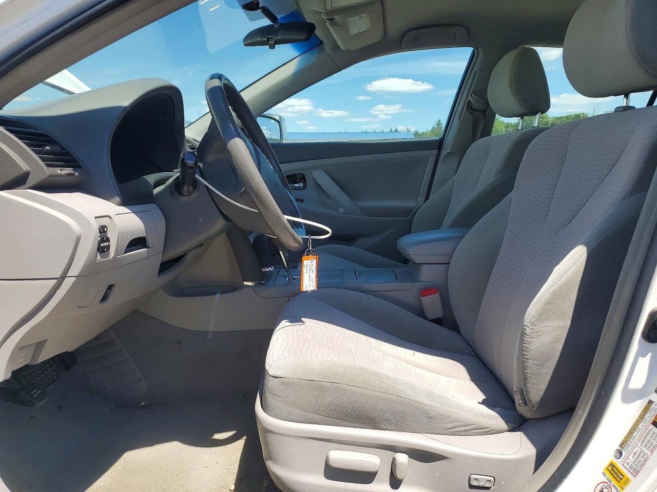 2011 Toyota Camry Le White vin: 4T1BF3EK1BU623461