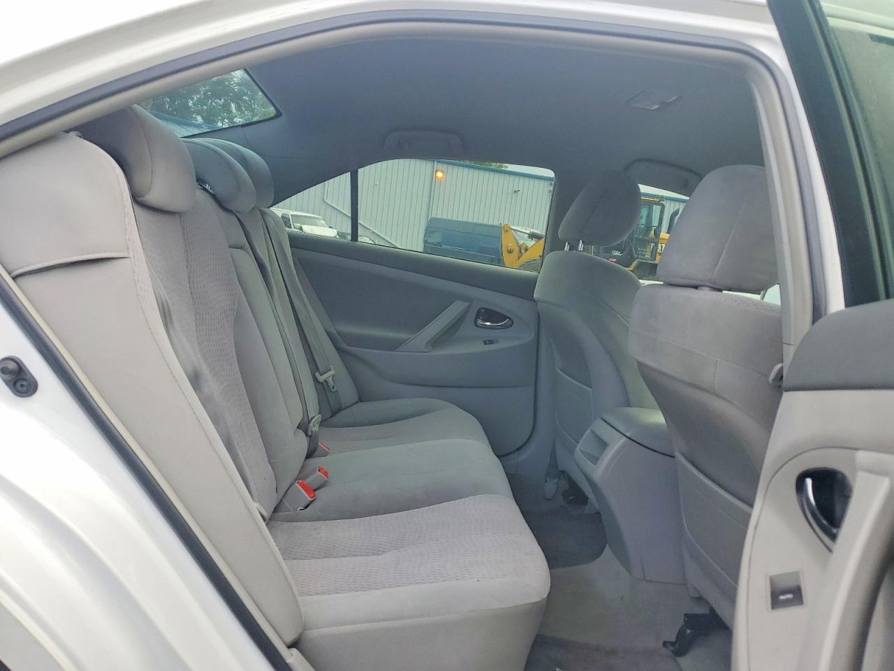 2011 Toyota Camry Le White vin: 4T1BF3EK1BU648246