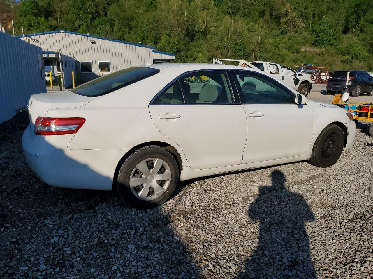 2011 Toyota Camry Le White vin: 4T1BF3EK1BU648389