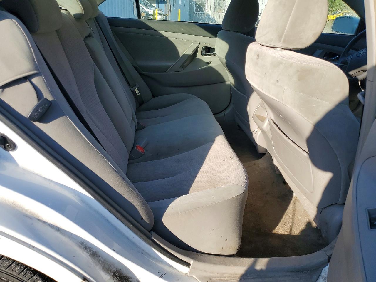 2011 Toyota Camry Le White vin: 4T1BF3EK1BU648389