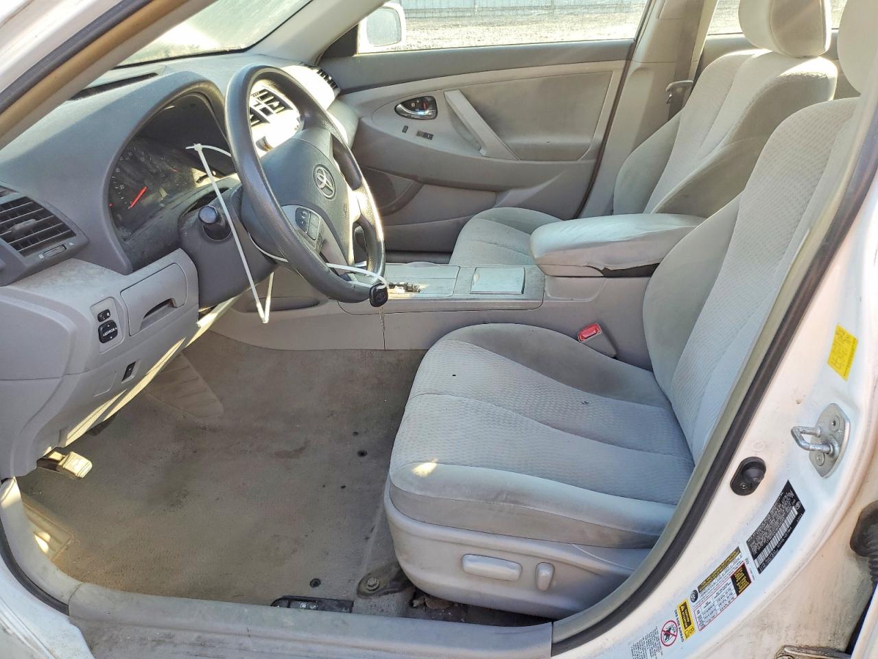 2011 Toyota Camry Le White vin: 4T1BF3EK1BU648389
