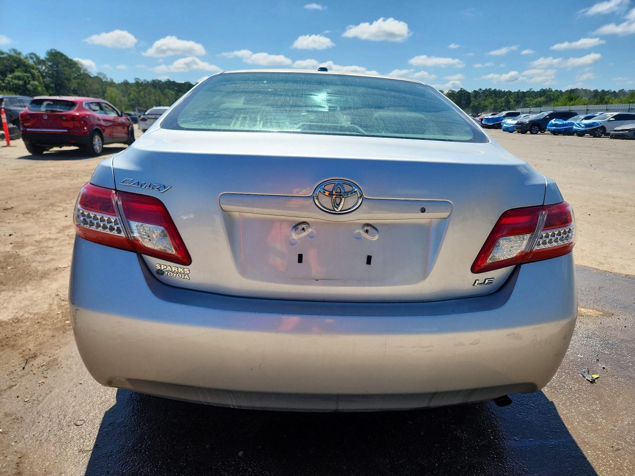 2011 Toyota Camry Le Серебряный vin: 4T1BF3EK1BU650563