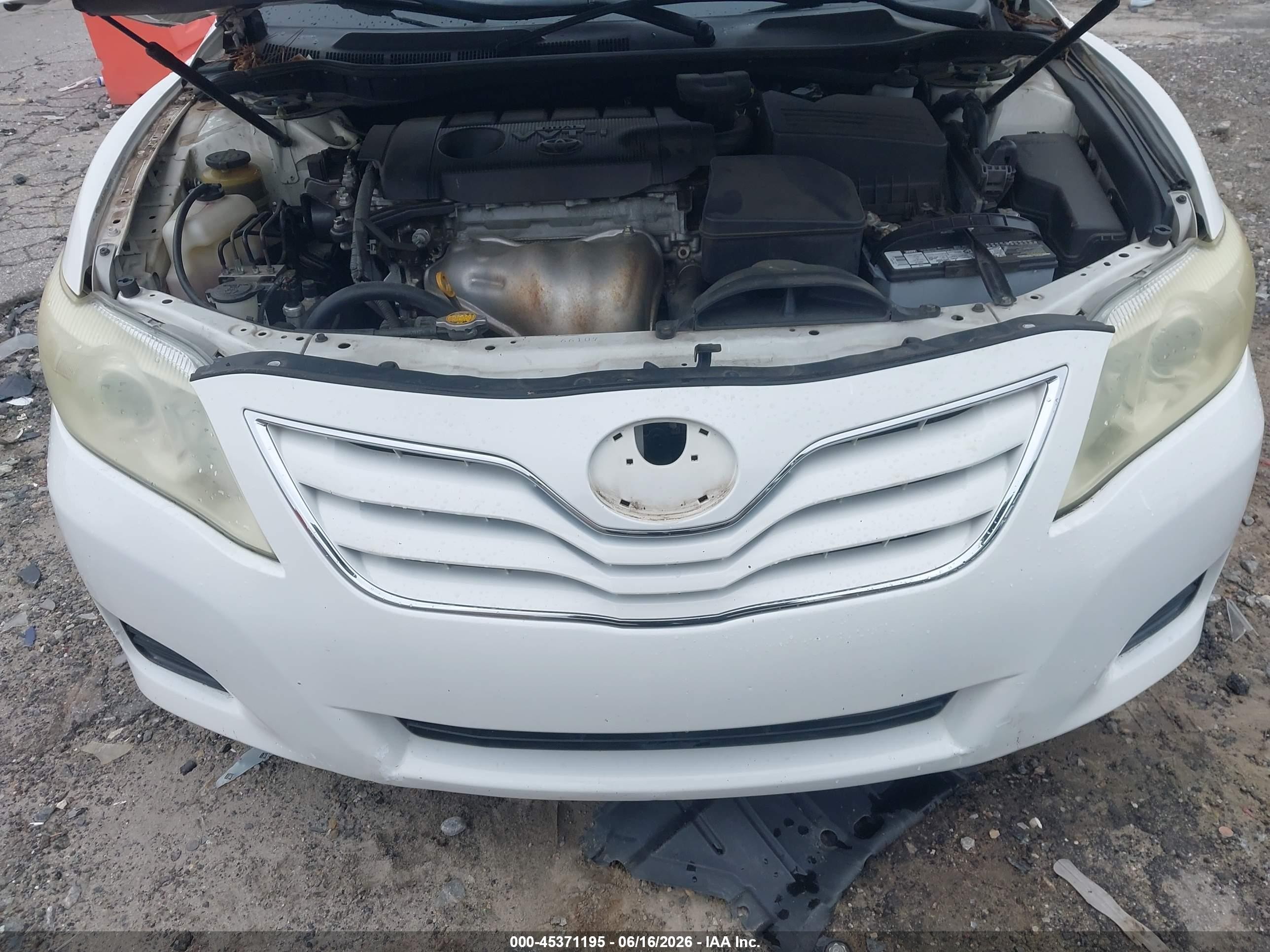2011 Toyota Camry Le Белый vin: 4T1BF3EK1BU656377
