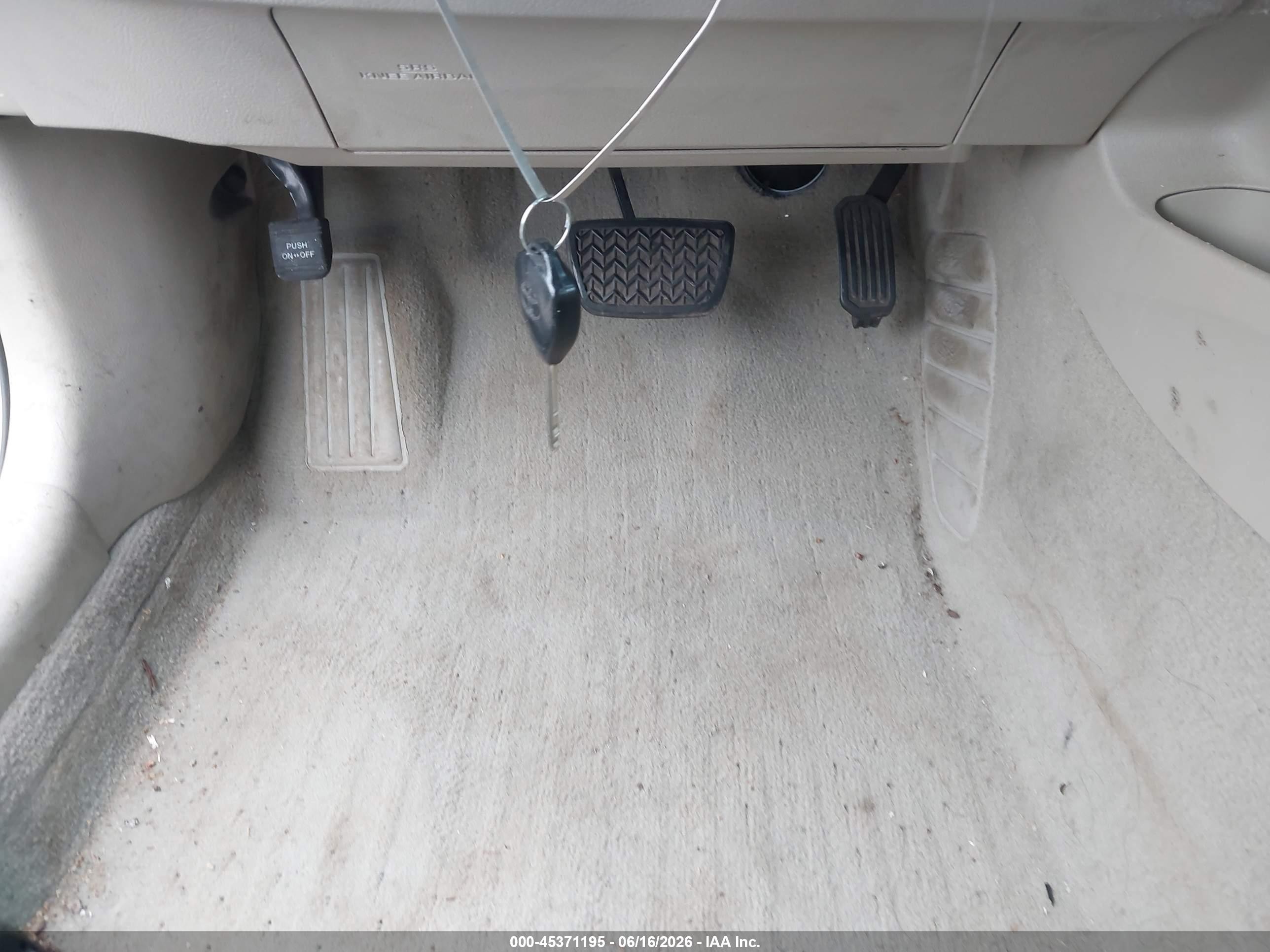 2011 Toyota Camry Le Белый vin: 4T1BF3EK1BU656377