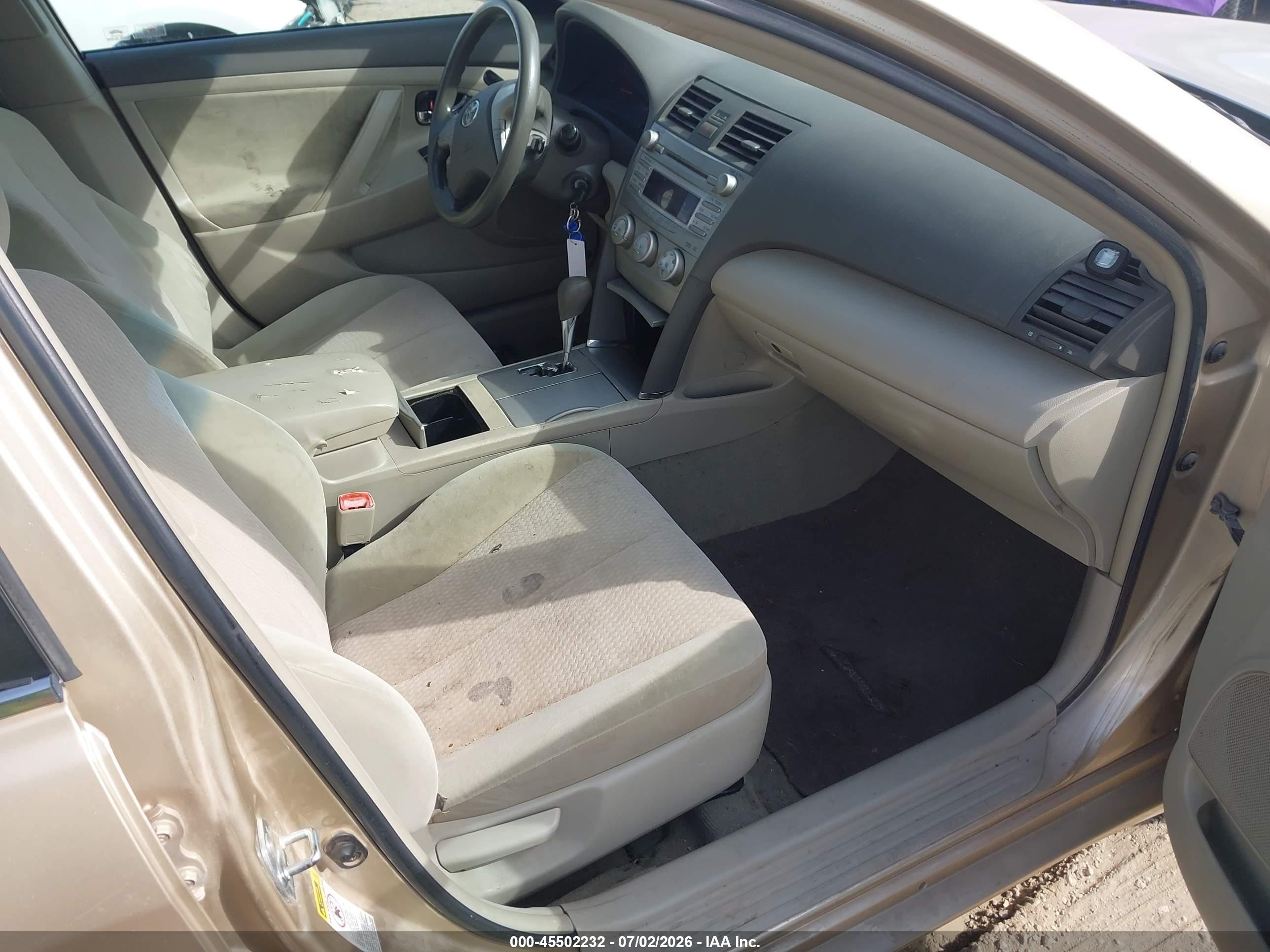 2011 Toyota Camry Le Бежевый vin: 4T1BF3EK1BU657870