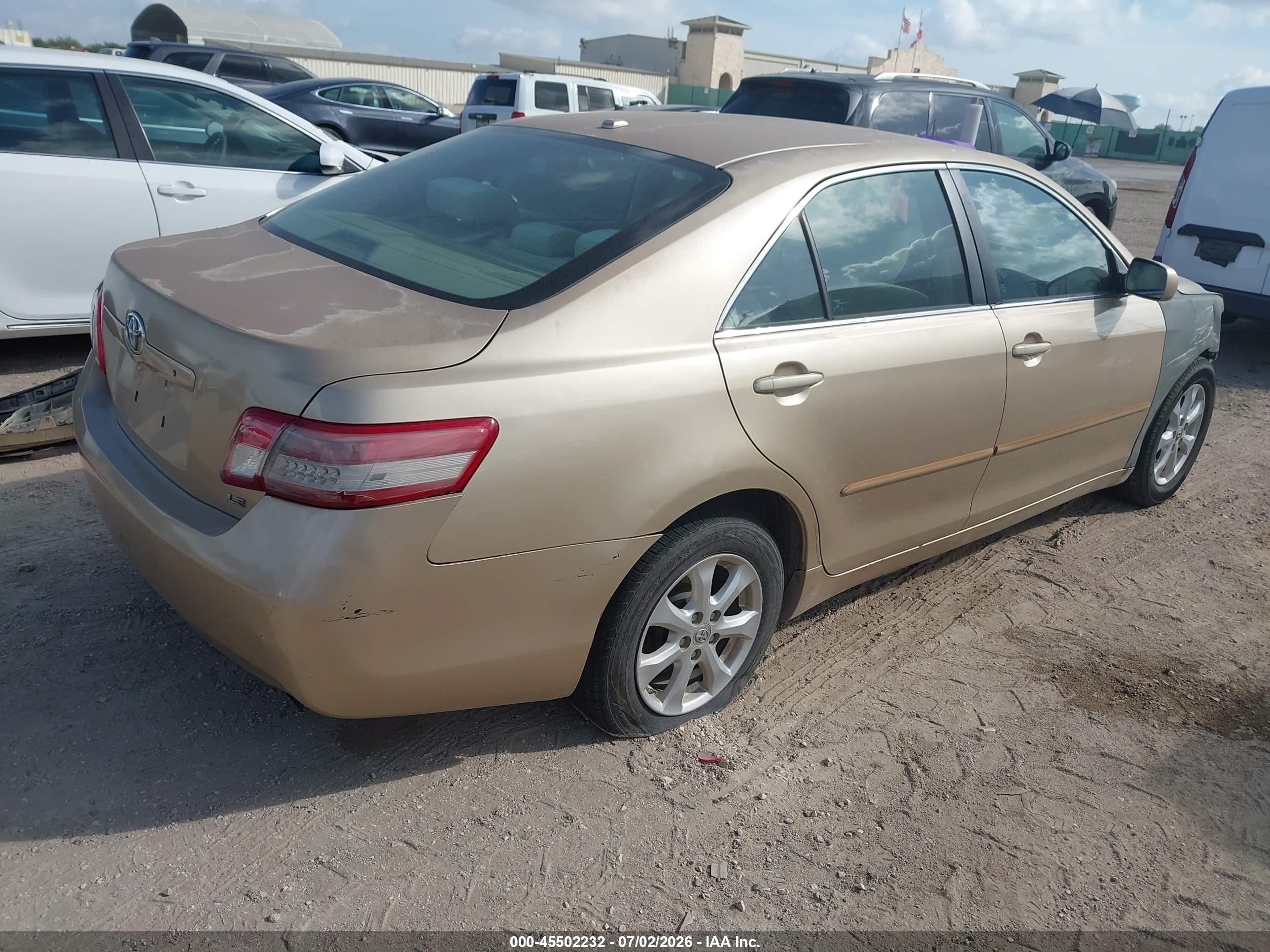 2011 Toyota Camry Le Бежевый vin: 4T1BF3EK1BU657870