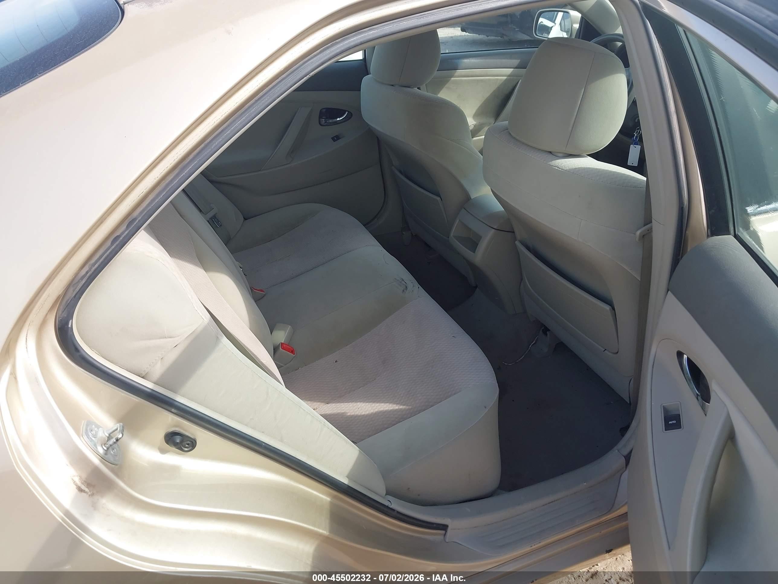 2011 Toyota Camry Le Бежевый vin: 4T1BF3EK1BU657870
