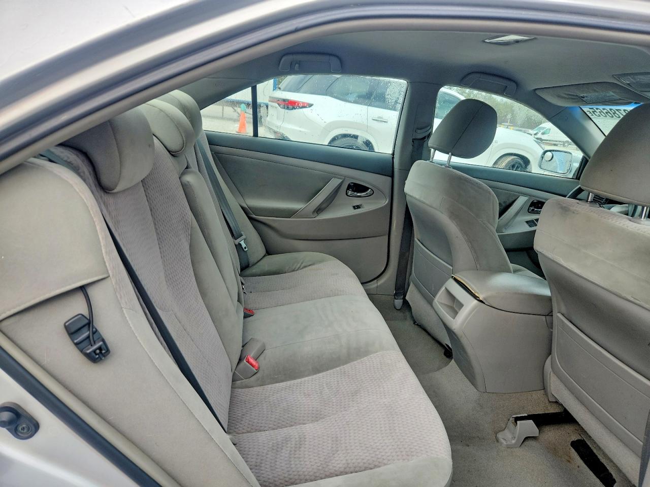 2011 Toyota Camry Base Silver vin: 4T1BF3EK1BU658002