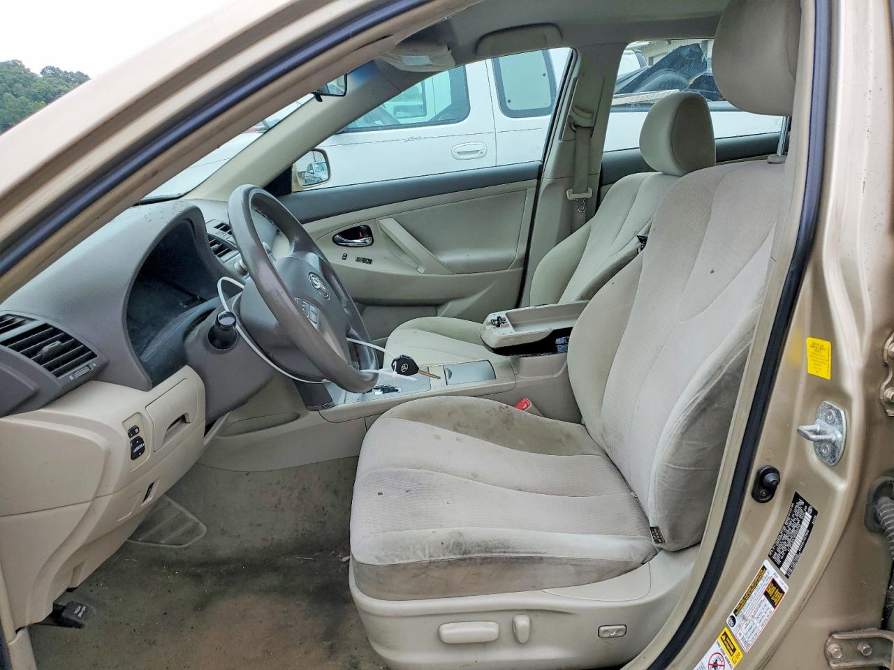 2011 Toyota Camry Le Gold vin: 4T1BF3EK1BU665340