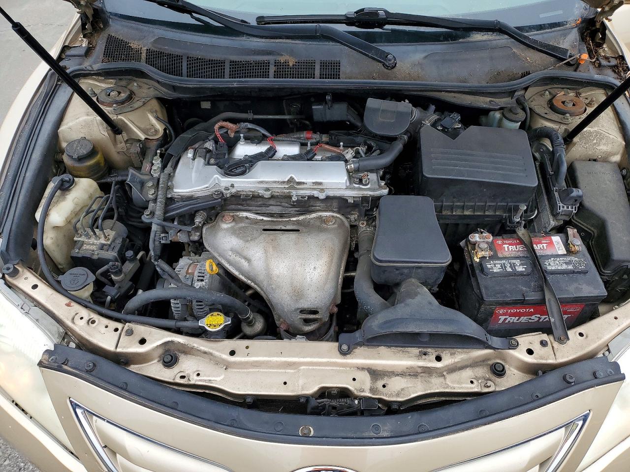 2011 Toyota Camry Le Gold vin: 4T1BF3EK1BU665340