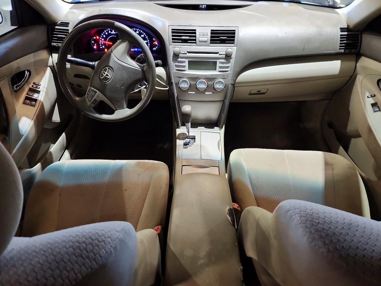 2011 Toyota Camry Base White vin: 4T1BF3EK1BU667640
