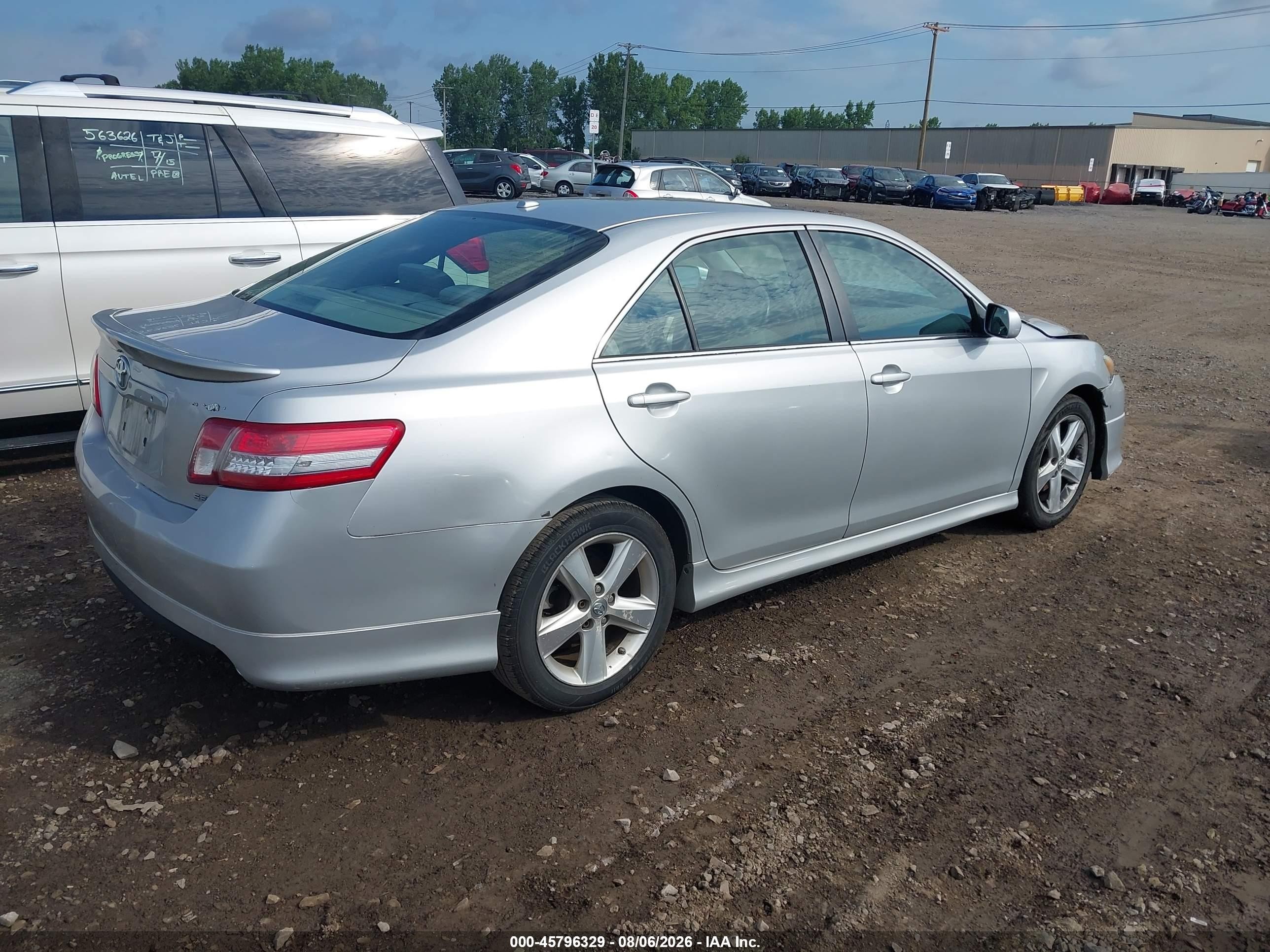 2011 Toyota Camry Se Серебряный vin: 4T1BF3EK1BU668917