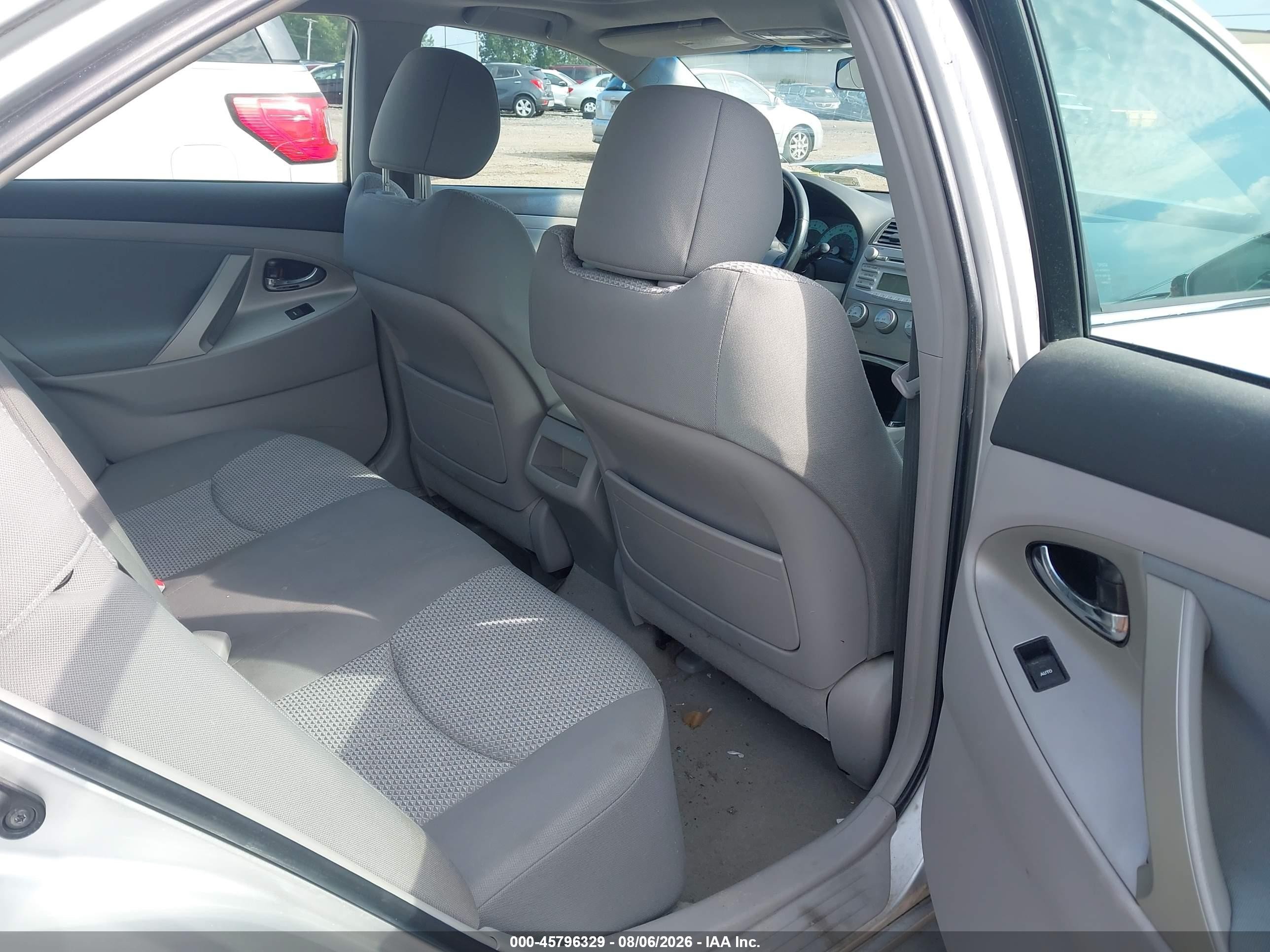 2011 Toyota Camry Se Серебряный vin: 4T1BF3EK1BU668917