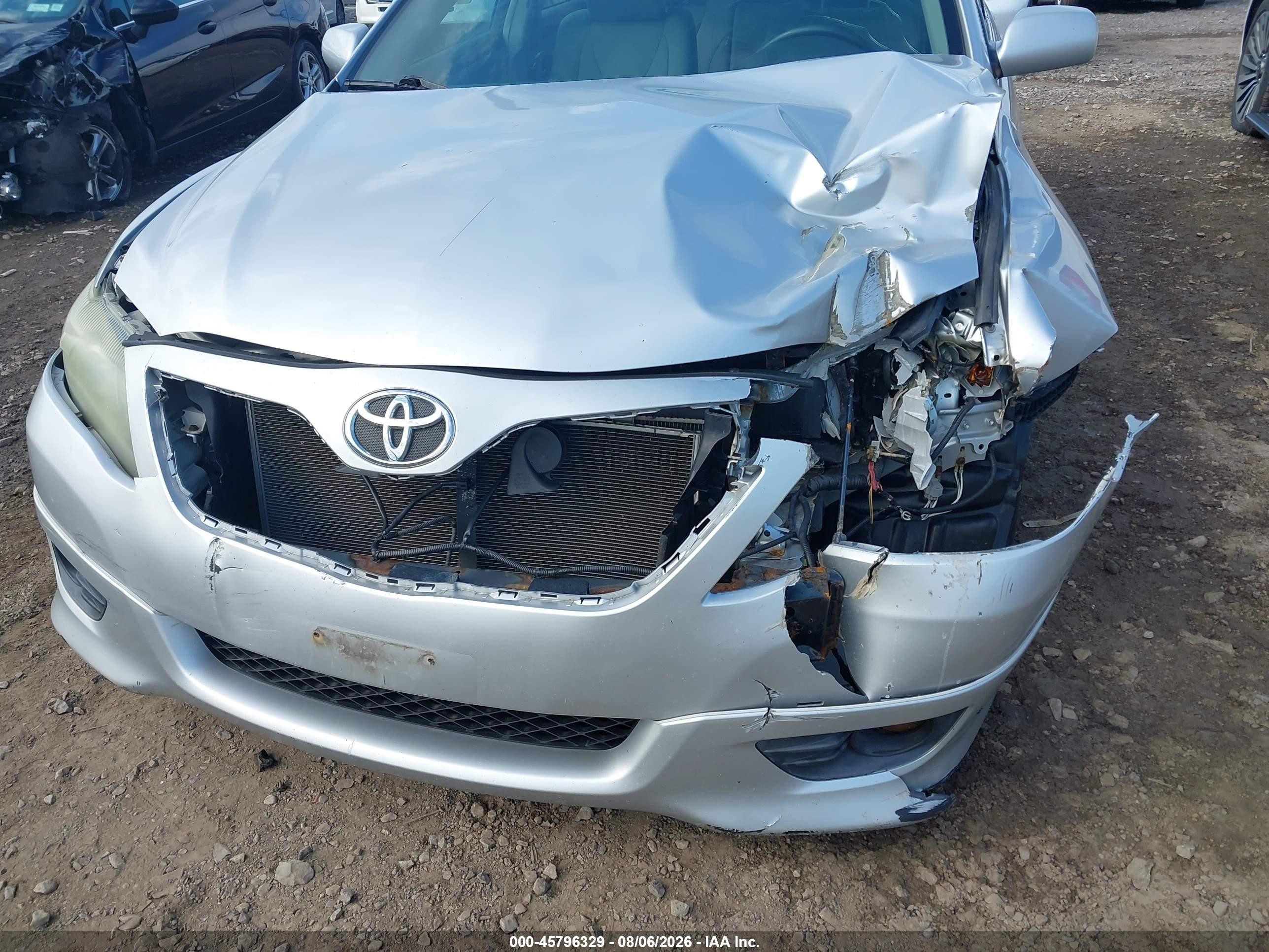 2011 Toyota Camry Se Серебряный vin: 4T1BF3EK1BU668917