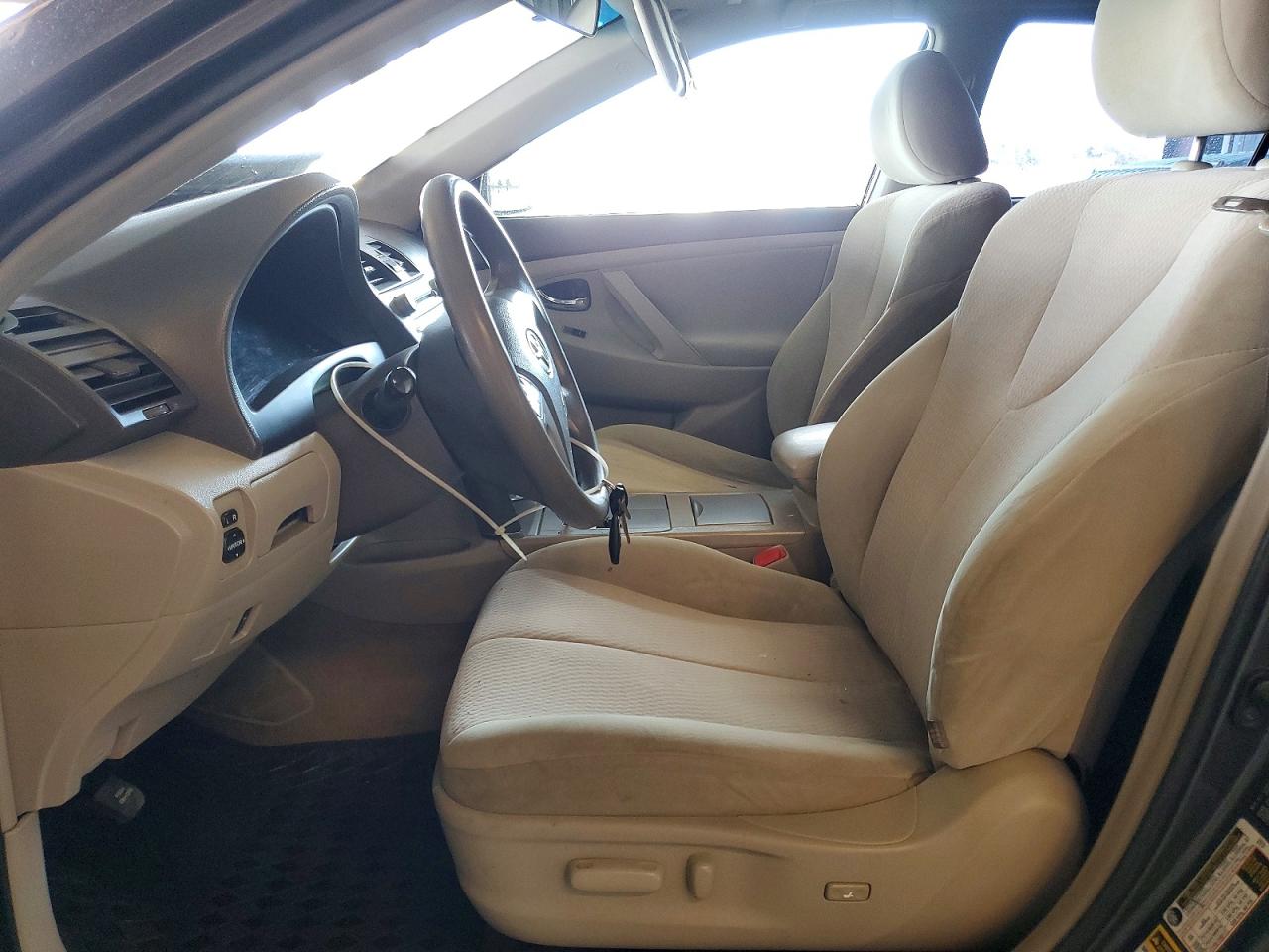 2011 Toyota Camry Le Gray vin: 4T1BF3EK1BU673776