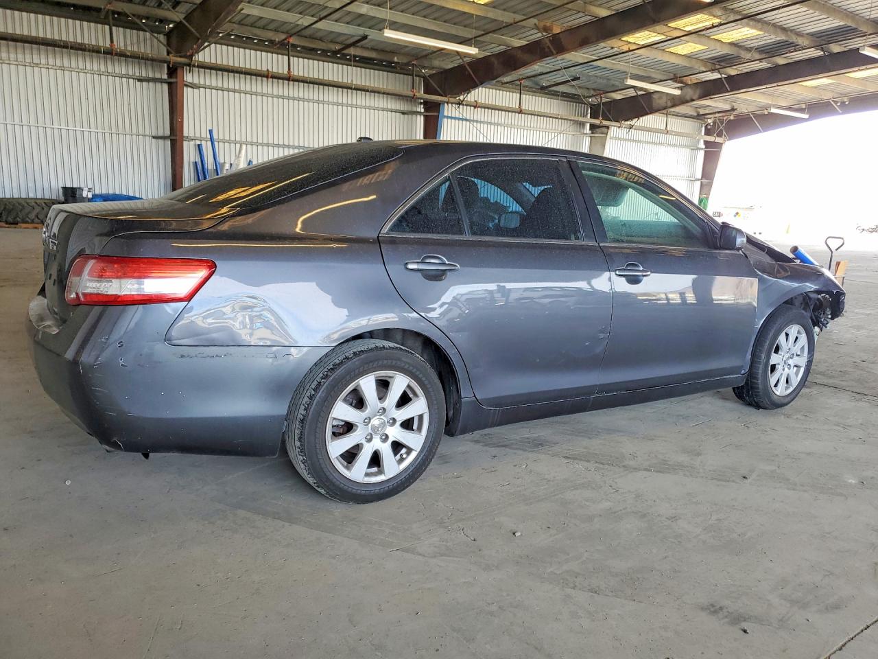 2011 Toyota Camry Le Gray vin: 4T1BF3EK1BU673776