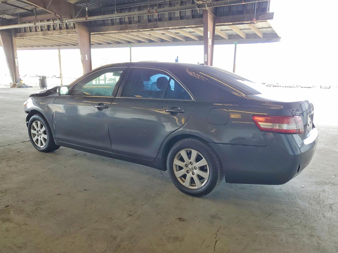 2011 Toyota Camry Le Gray vin: 4T1BF3EK1BU673776