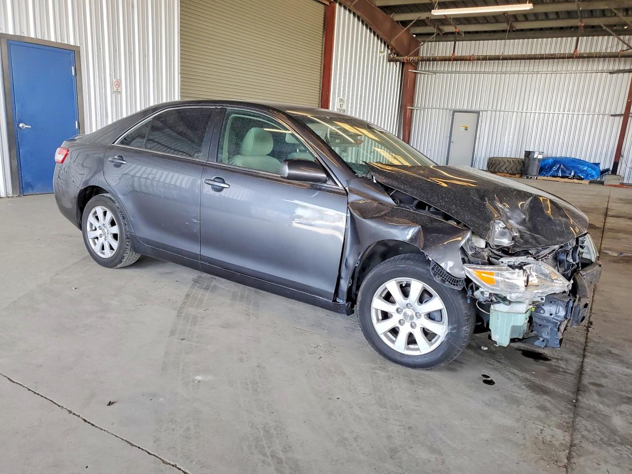 2011 Toyota Camry Le Gray vin: 4T1BF3EK1BU673776