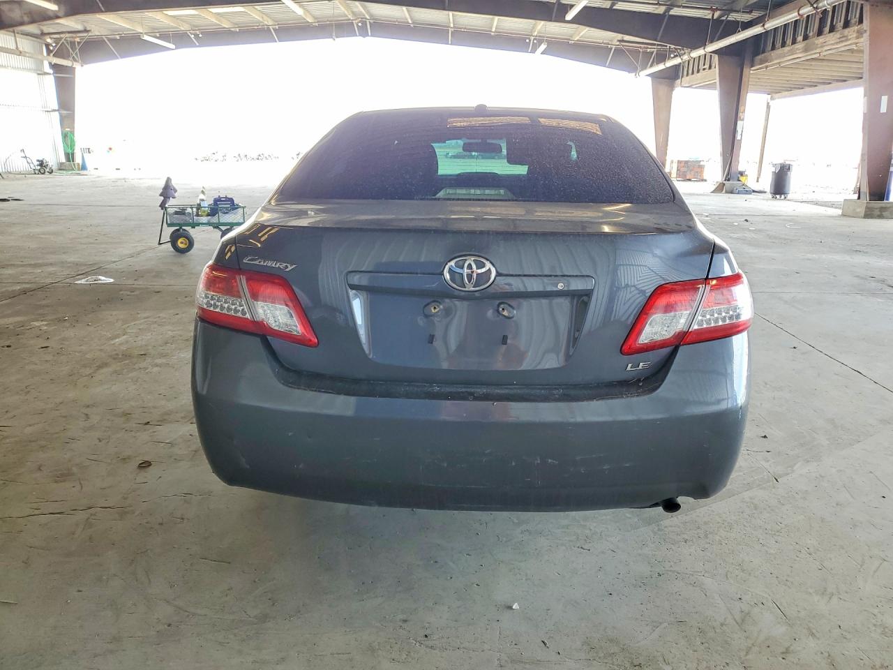 2011 Toyota Camry Le Gray vin: 4T1BF3EK1BU673776