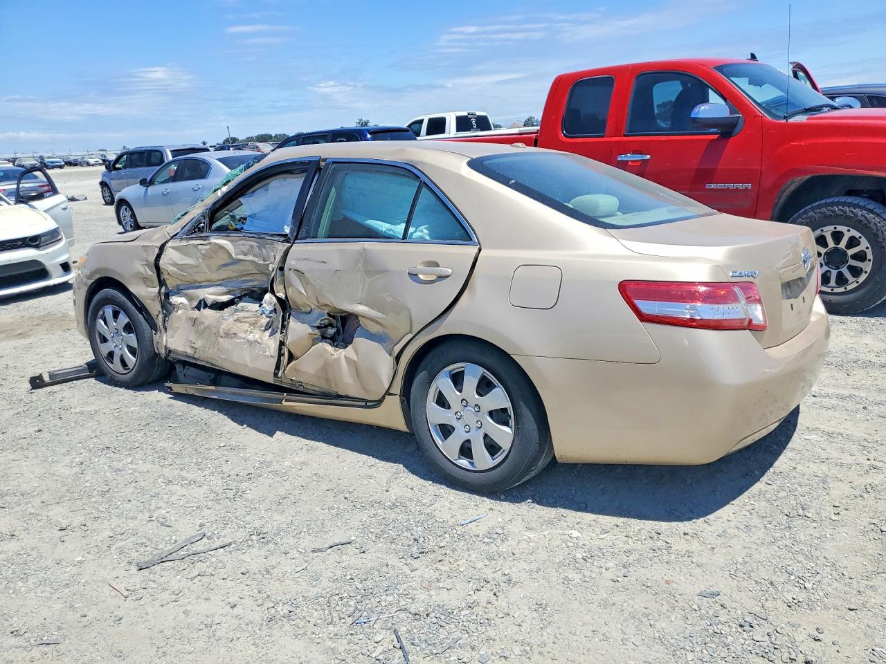 2011 Toyota Camry Le Tan vin: 4T1BF3EK1BU677908
