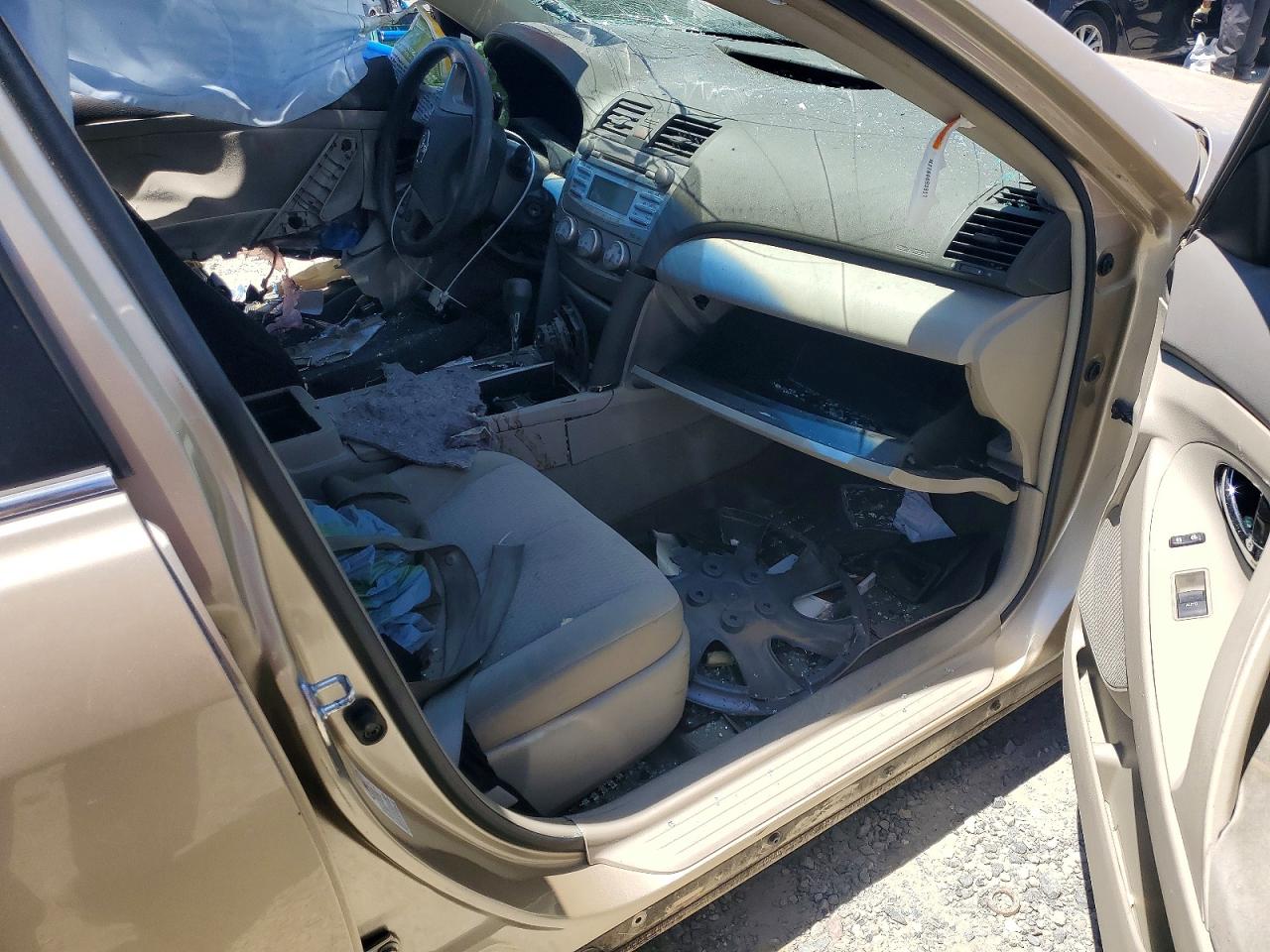 2011 Toyota Camry Le Tan vin: 4T1BF3EK1BU677908