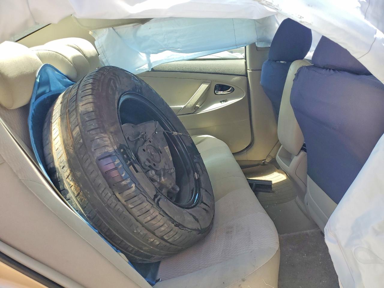 2011 Toyota Camry Le Tan vin: 4T1BF3EK1BU677908