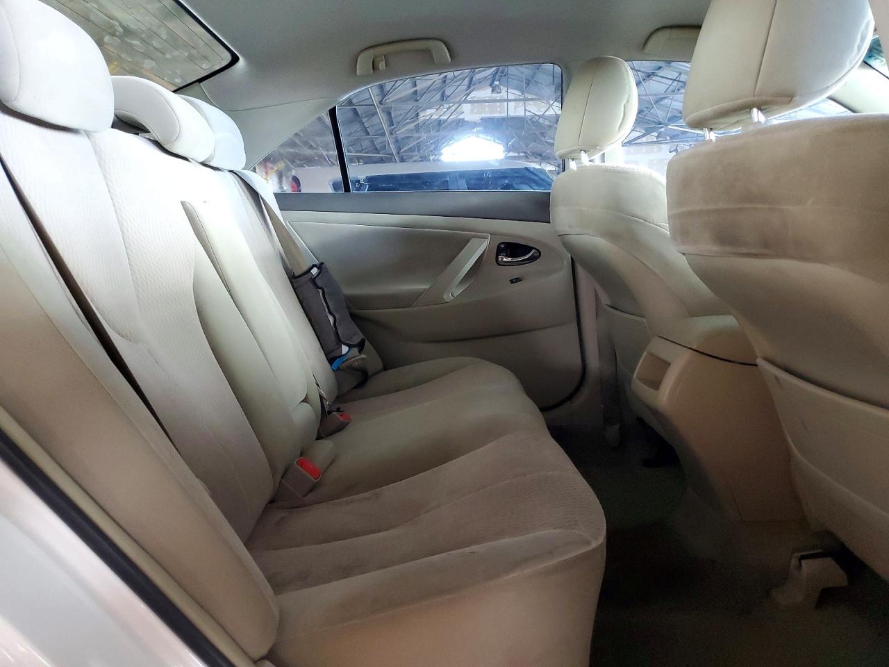 2011 Toyota Camry Le White vin: 4T1BF3EK1BU681473
