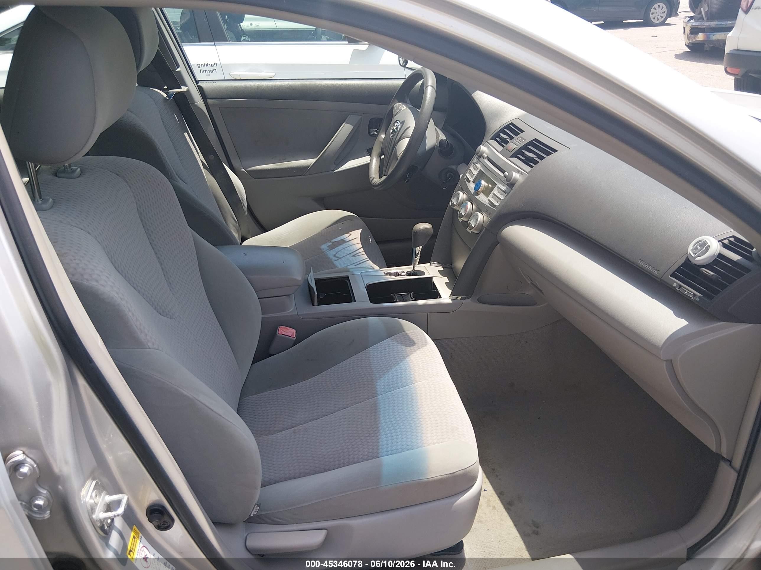 2011 Toyota Camry   Gray vin: 4T1BF3EK1BU687418
