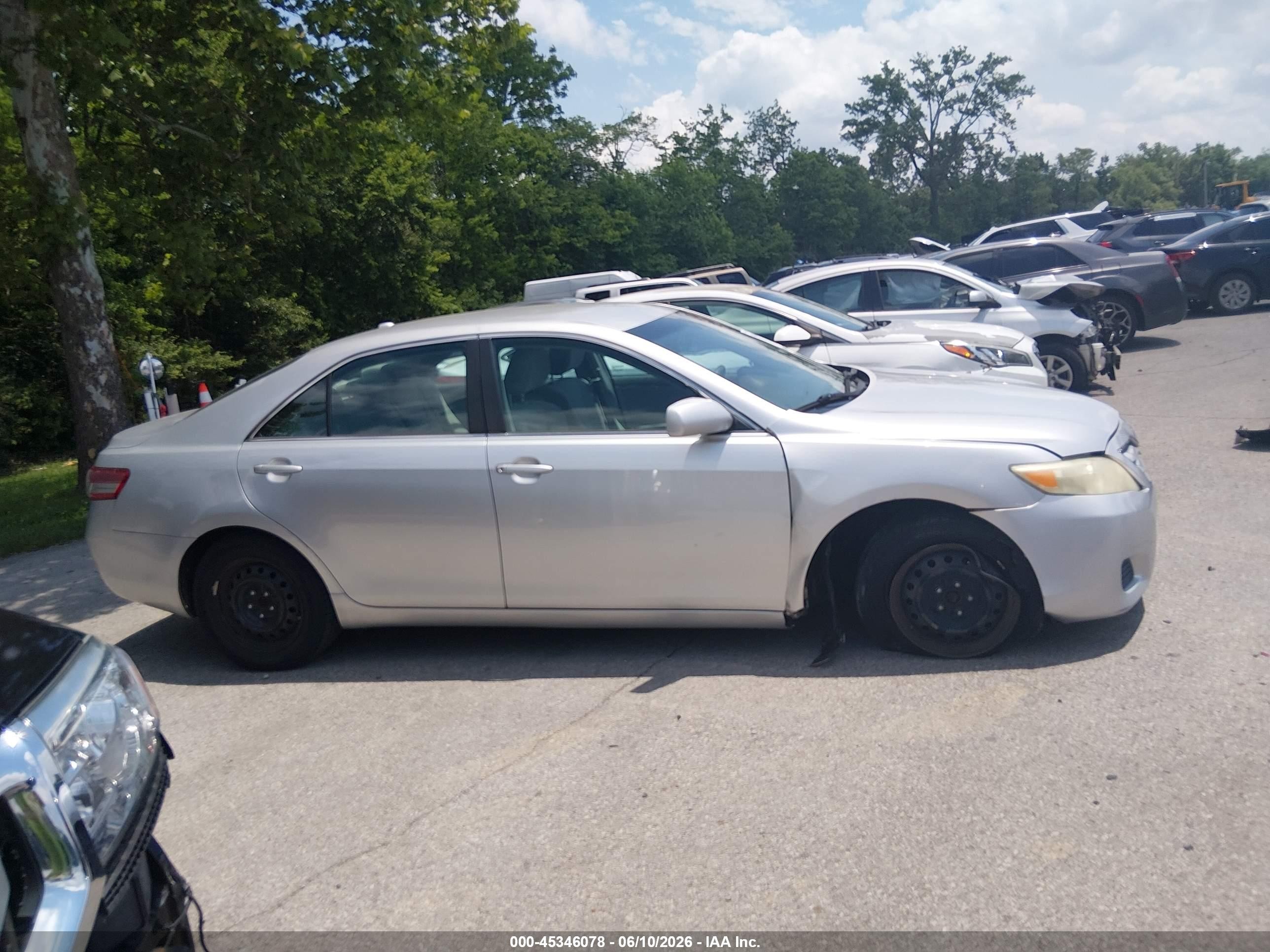 2011 Toyota Camry   Gray vin: 4T1BF3EK1BU687418
