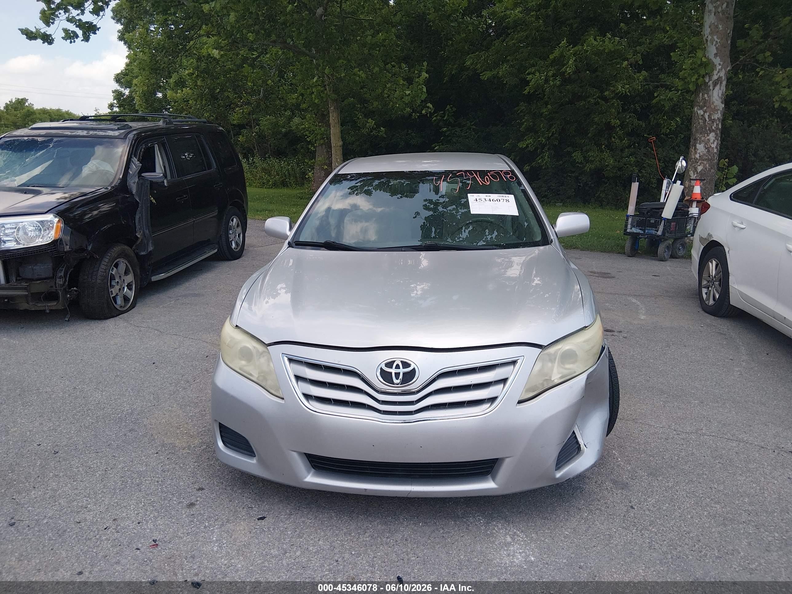 2011 Toyota Camry   Gray vin: 4T1BF3EK1BU687418