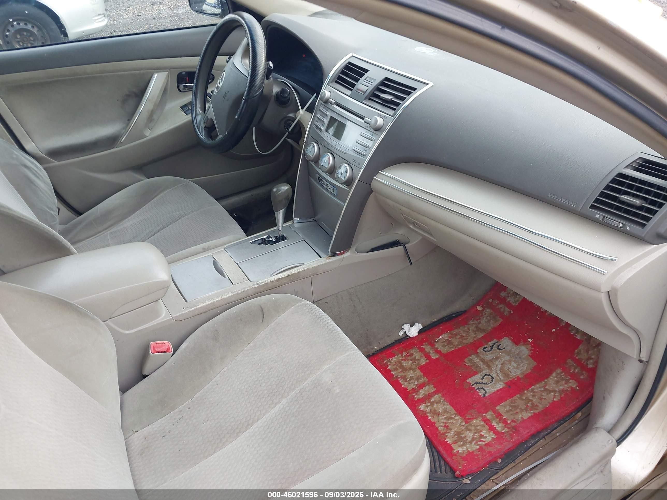 2011 Toyota Camry Le Золотой vin: 4T1BF3EK1BU708803