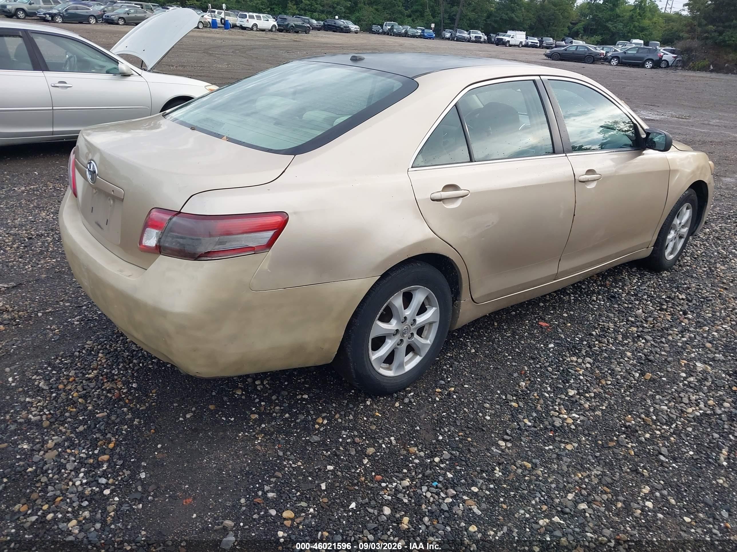 2011 Toyota Camry Le Золотой vin: 4T1BF3EK1BU708803