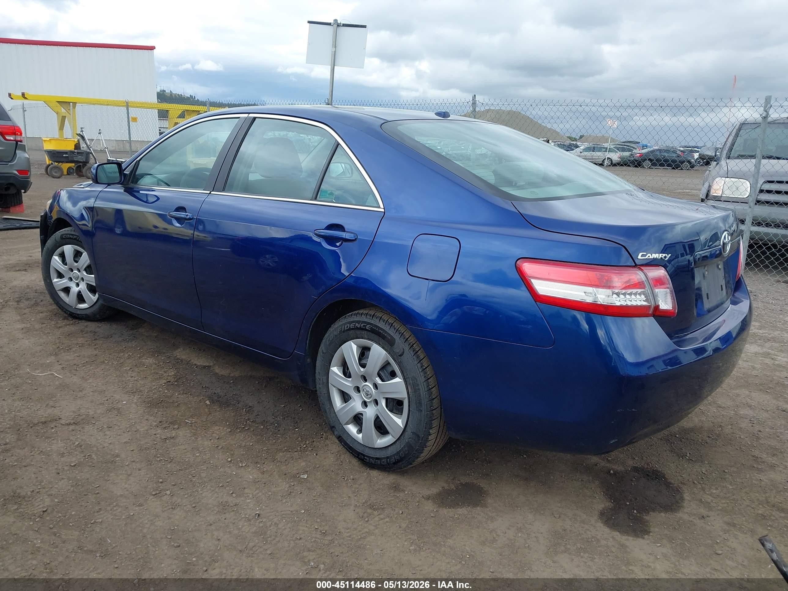 2011 Toyota Camry Le Blue vin: 4T1BF3EK1BU719946