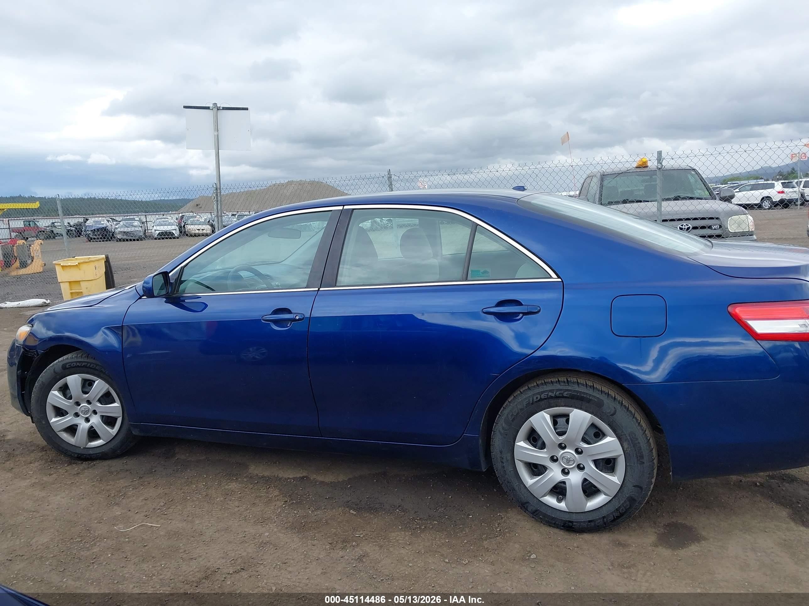 2011 Toyota Camry Le Blue vin: 4T1BF3EK1BU719946