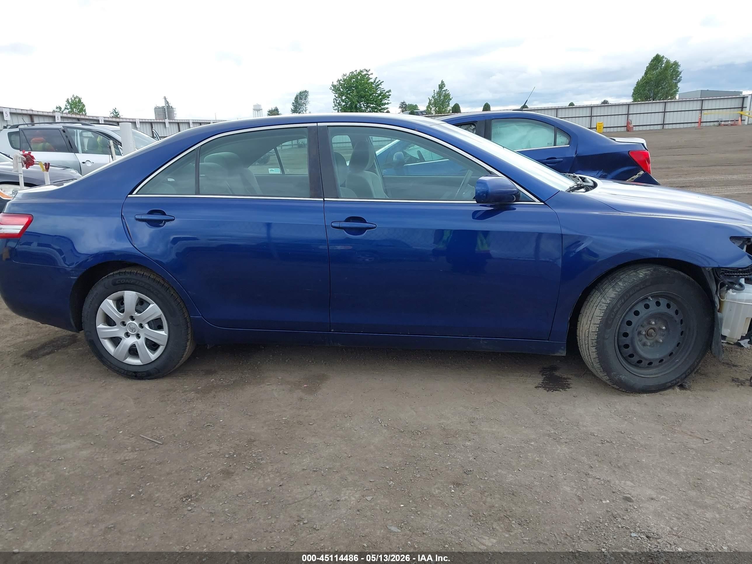 2011 Toyota Camry Le Blue vin: 4T1BF3EK1BU719946
