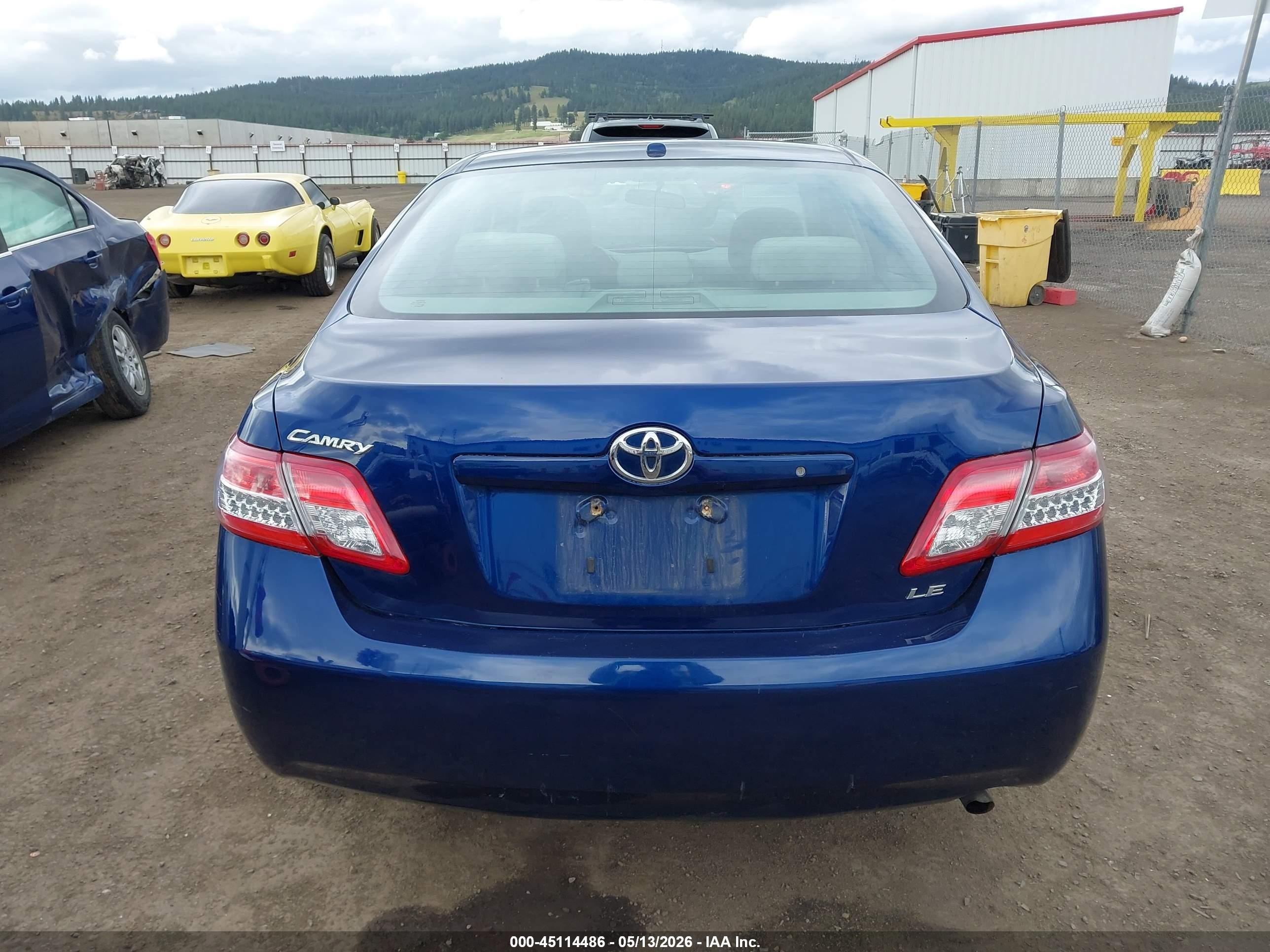 2011 Toyota Camry Le Blue vin: 4T1BF3EK1BU719946