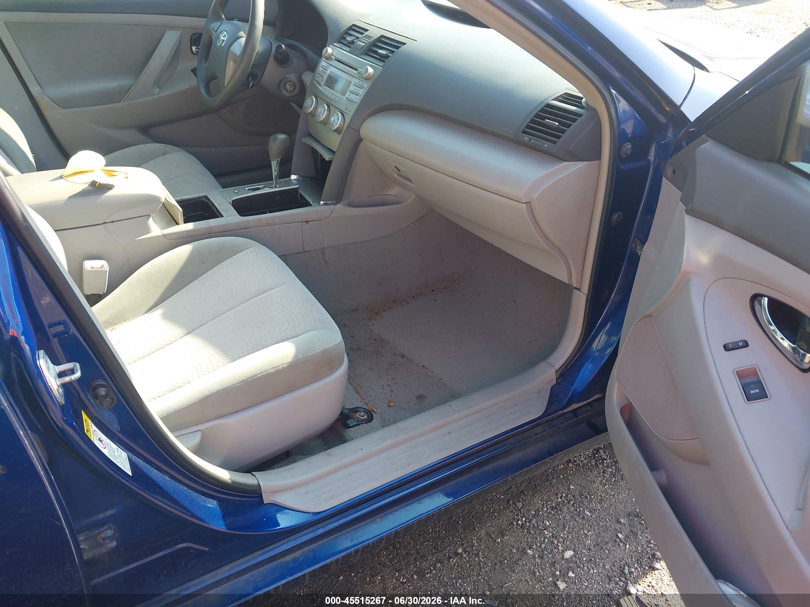 2011 Toyota Camry Le Blue vin: 4T1BF3EK1BU721132