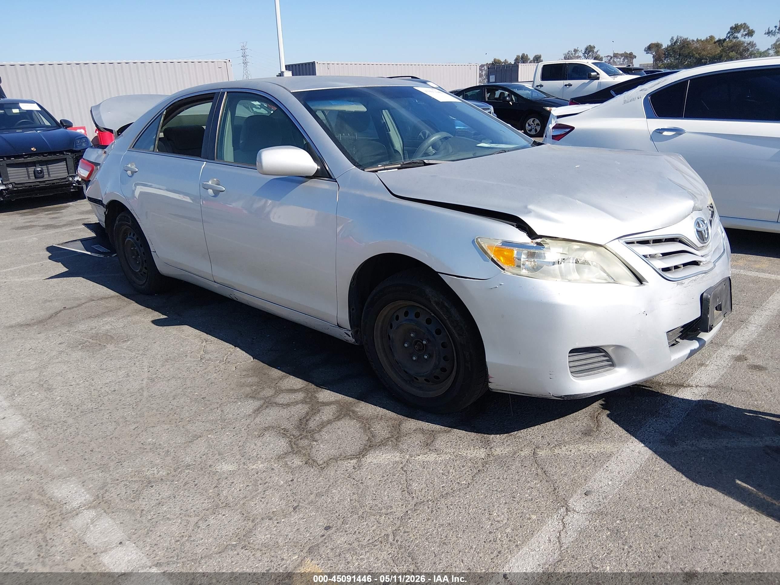 2011 Toyota Camry Le Gray vin: 4T1BF3EK1BU747360