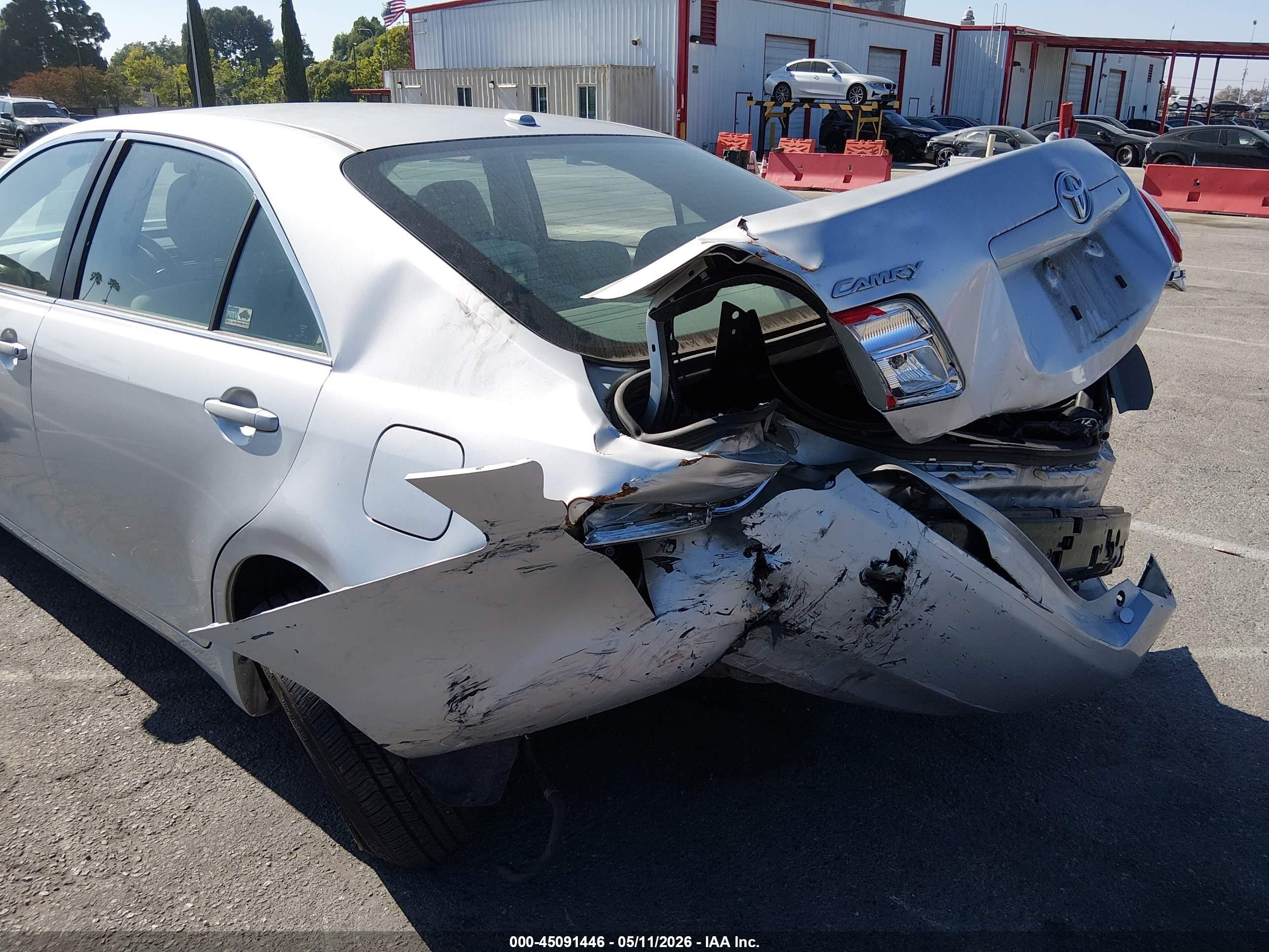 2011 Toyota Camry Le Gray vin: 4T1BF3EK1BU747360