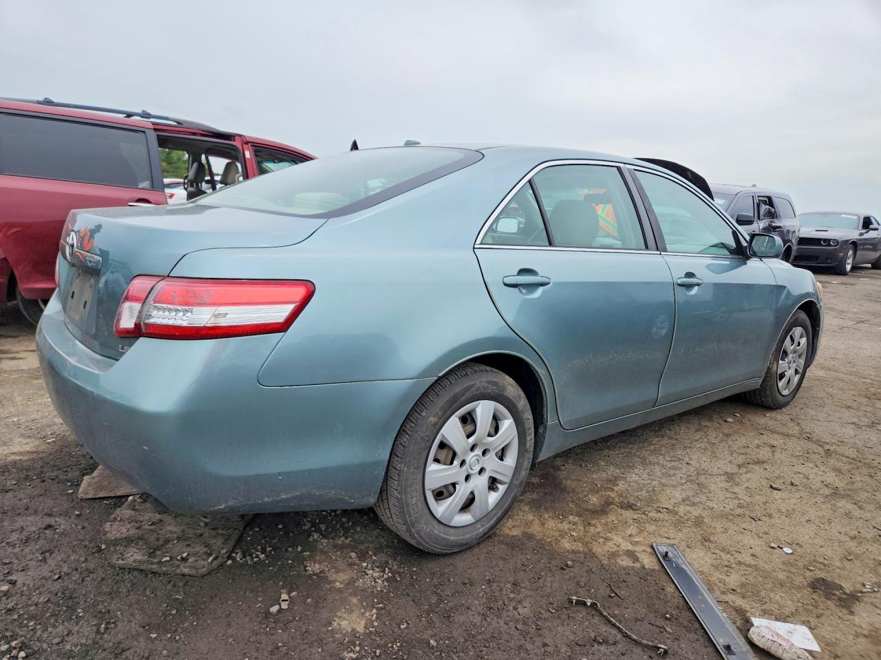 2011 Toyota Camry Le Green vin: 4T1BF3EK1BU750579