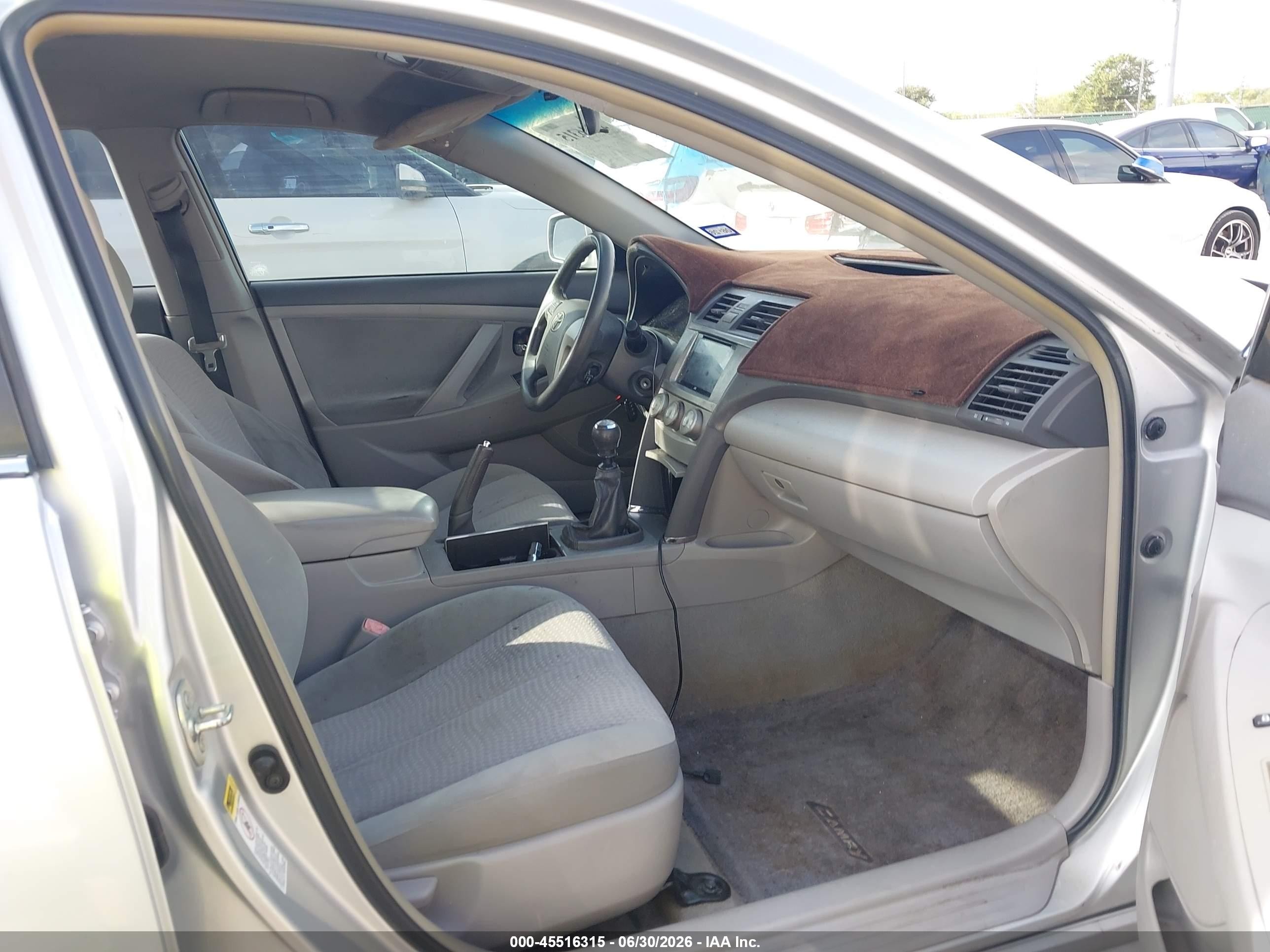 2011 Toyota Camry   Silver vin: 4T1BF3EK1BU751215