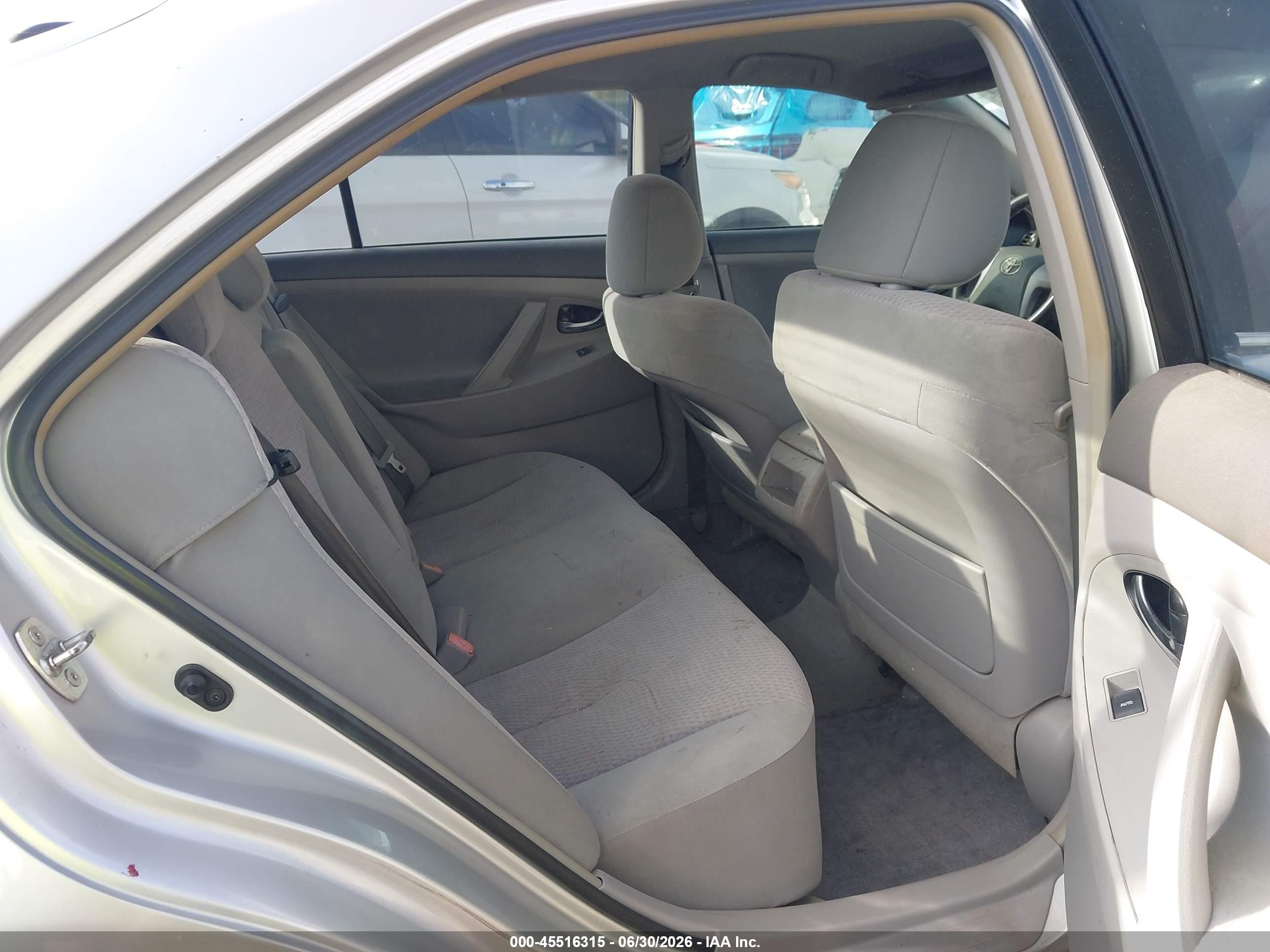 2011 Toyota Camry   Silver vin: 4T1BF3EK1BU751215