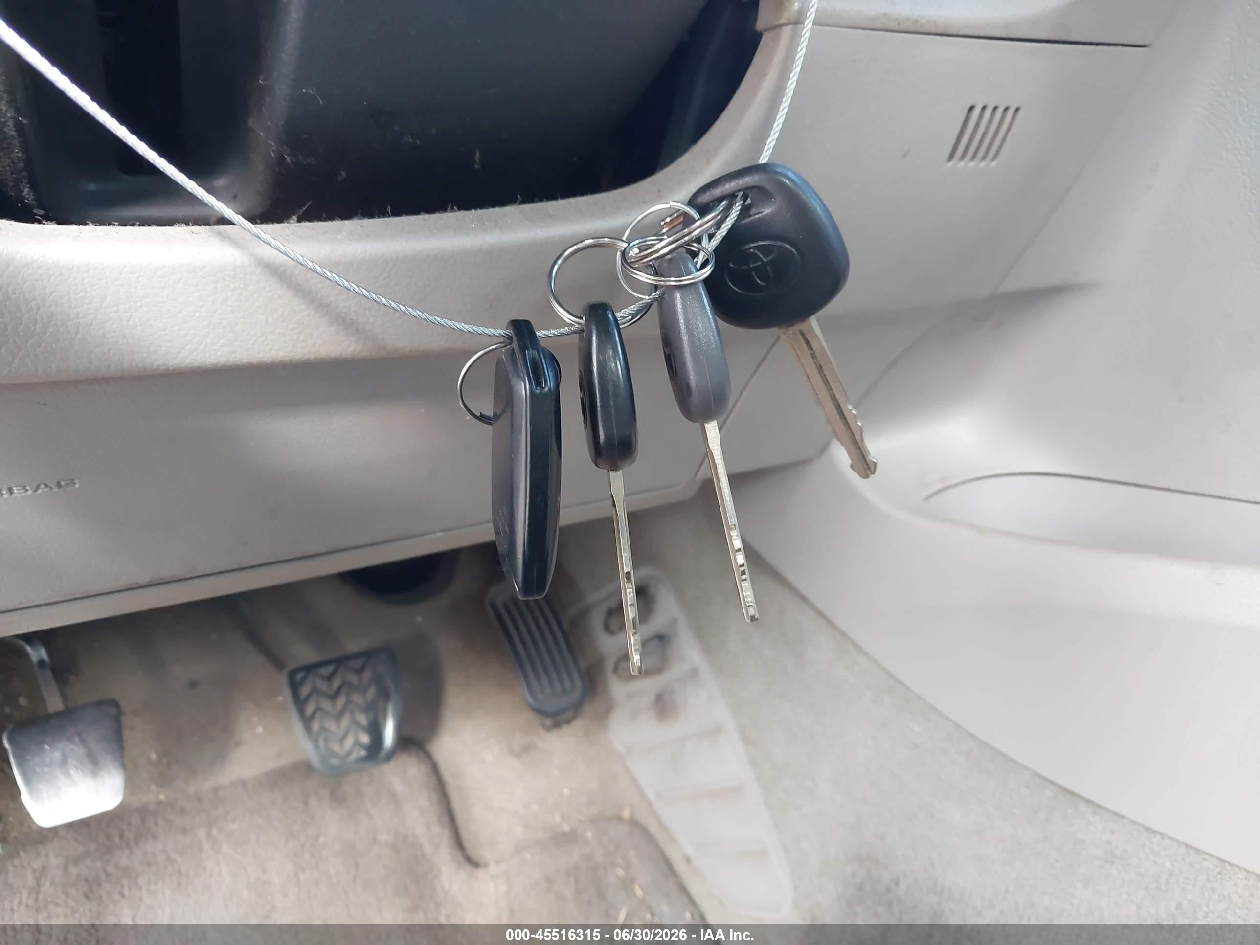 2011 Toyota Camry   Silver vin: 4T1BF3EK1BU751215