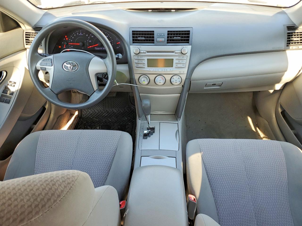2011 Toyota Camry Le Silver vin: 4T1BF3EK1BU757161