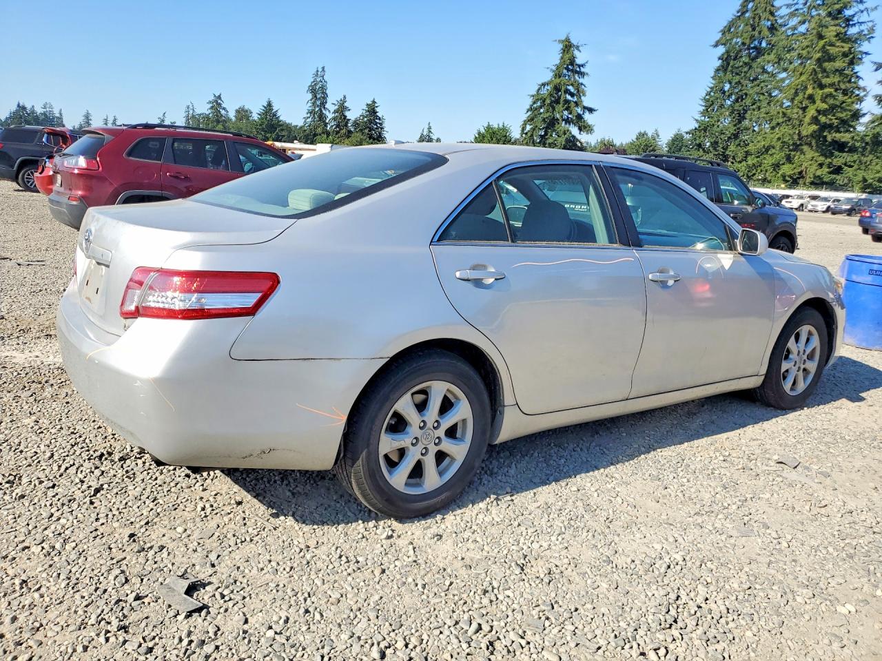 2011 Toyota Camry Le Silver vin: 4T1BF3EK1BU757161