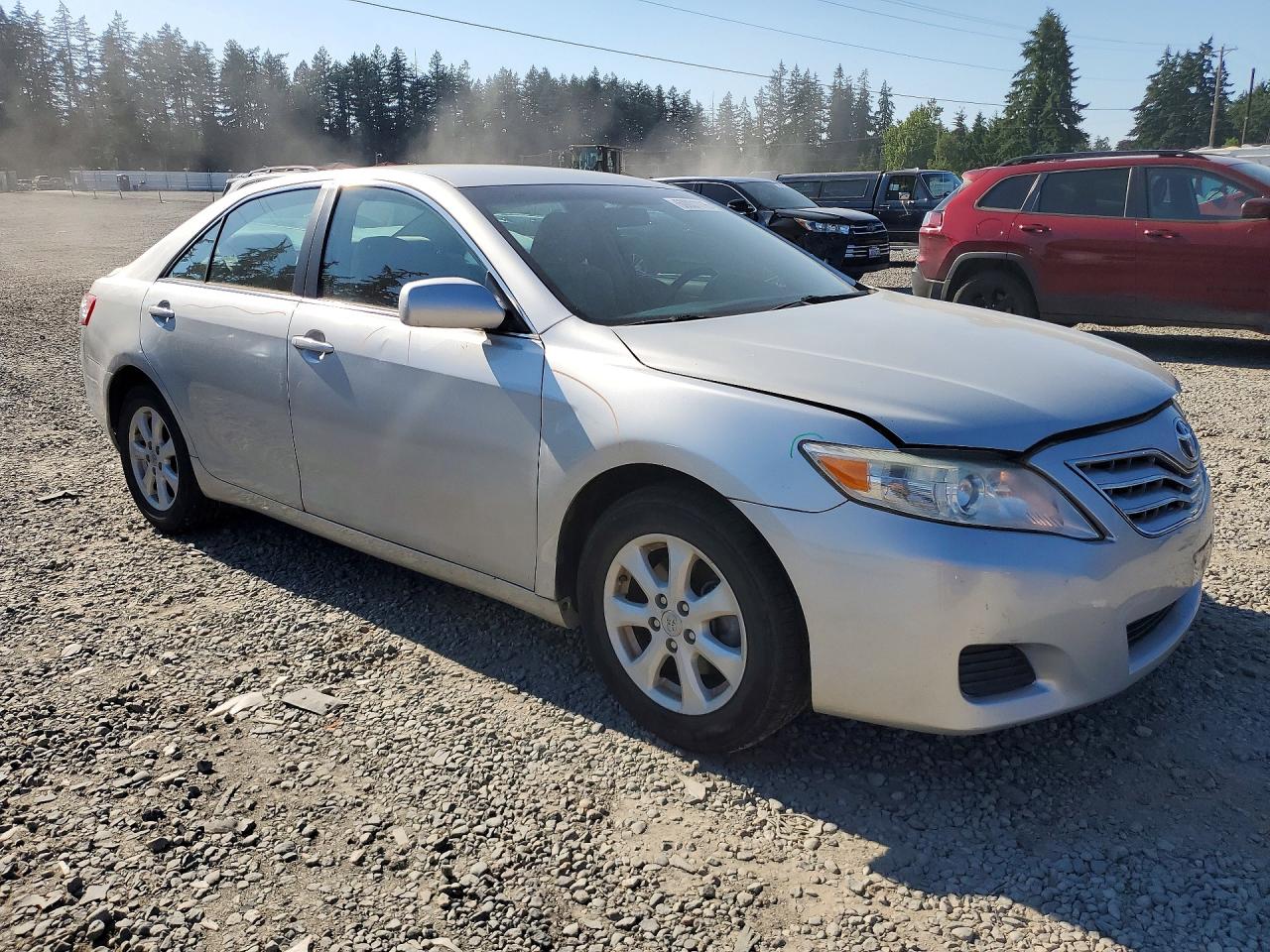 2011 Toyota Camry Le Silver vin: 4T1BF3EK1BU757161