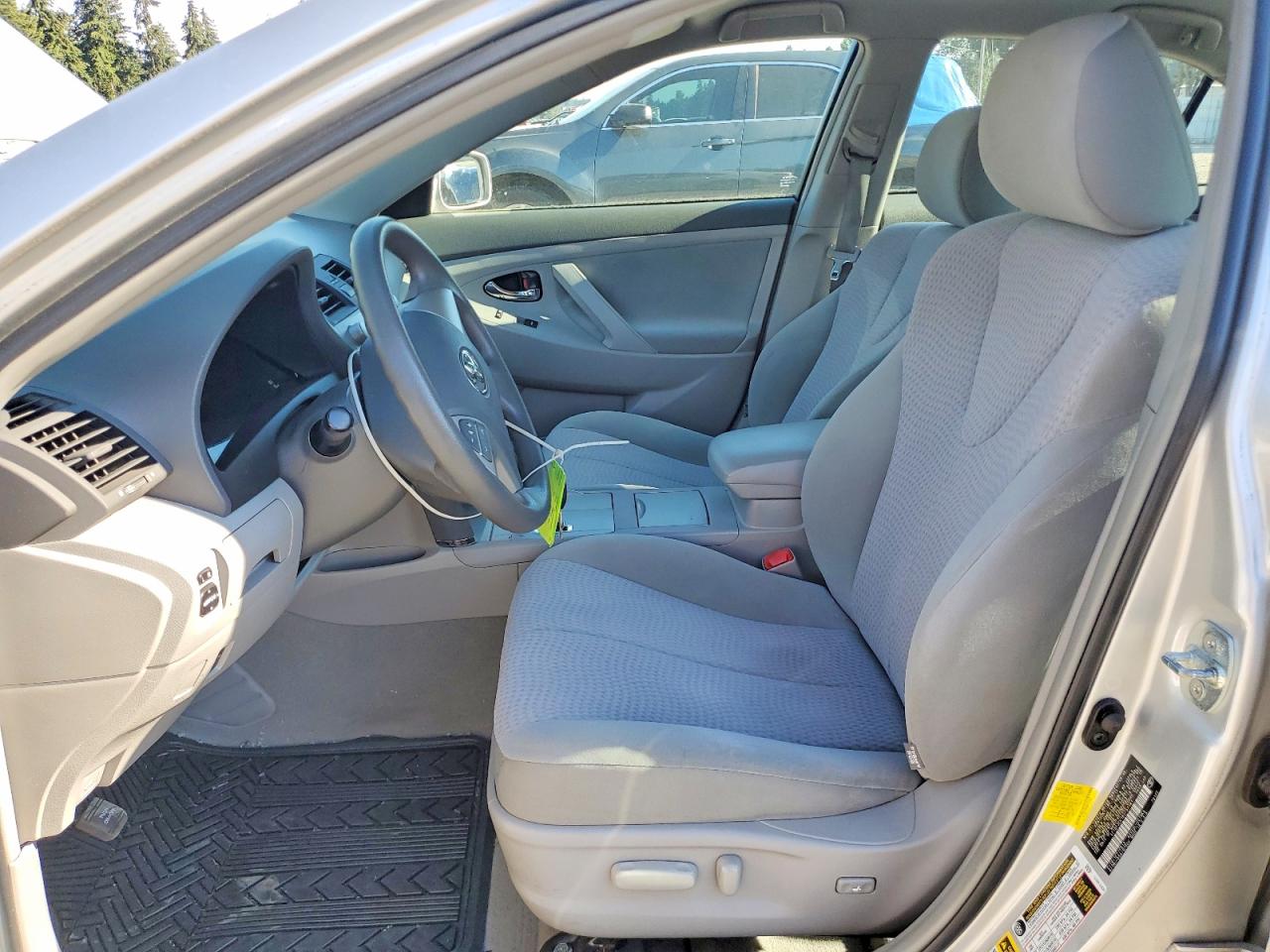 2011 Toyota Camry Le Silver vin: 4T1BF3EK1BU757161