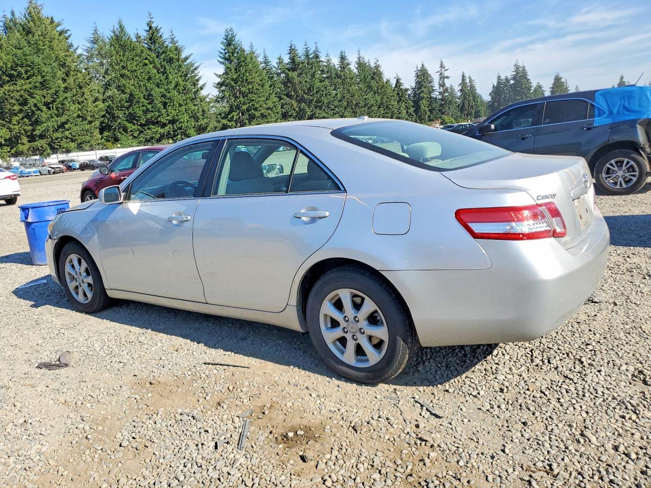 2011 Toyota Camry Le Silver vin: 4T1BF3EK1BU757161