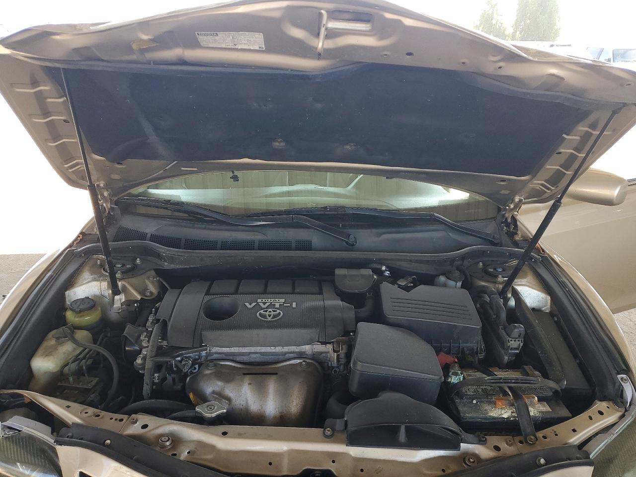 2010 Toyota Camry Le Gold vin: 4T1BF3EK2AU010196